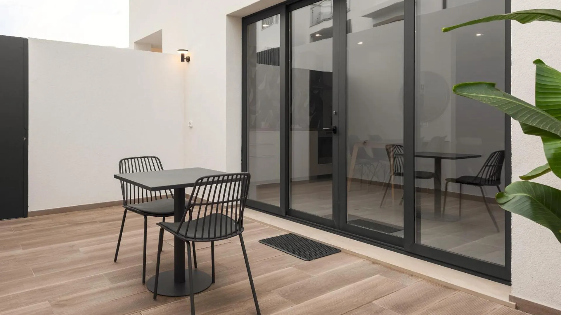 Villa 41 - Private Studios Faro Airport, Beach And City Center Portugal