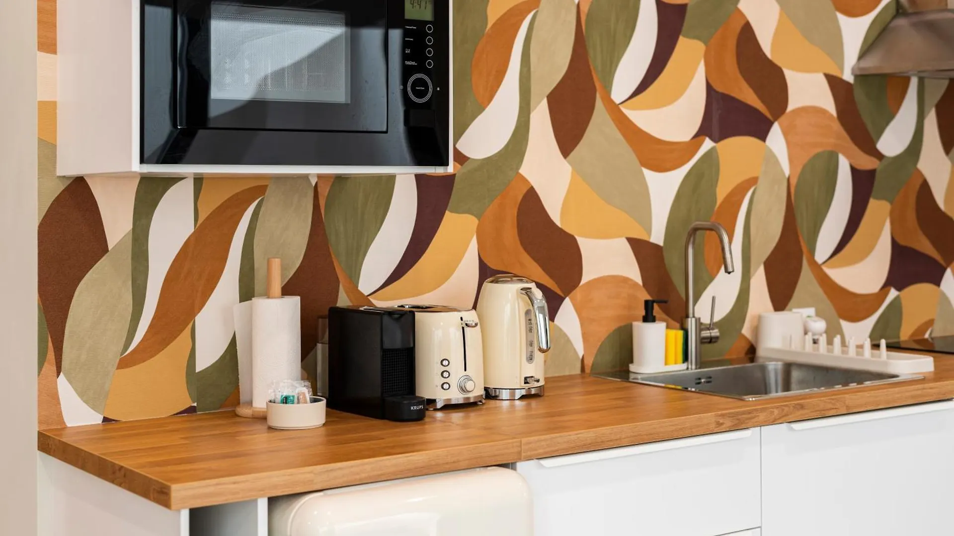 Guest house Villa 41 - Private Studios Faro Airport, Beach And City Center Portugal