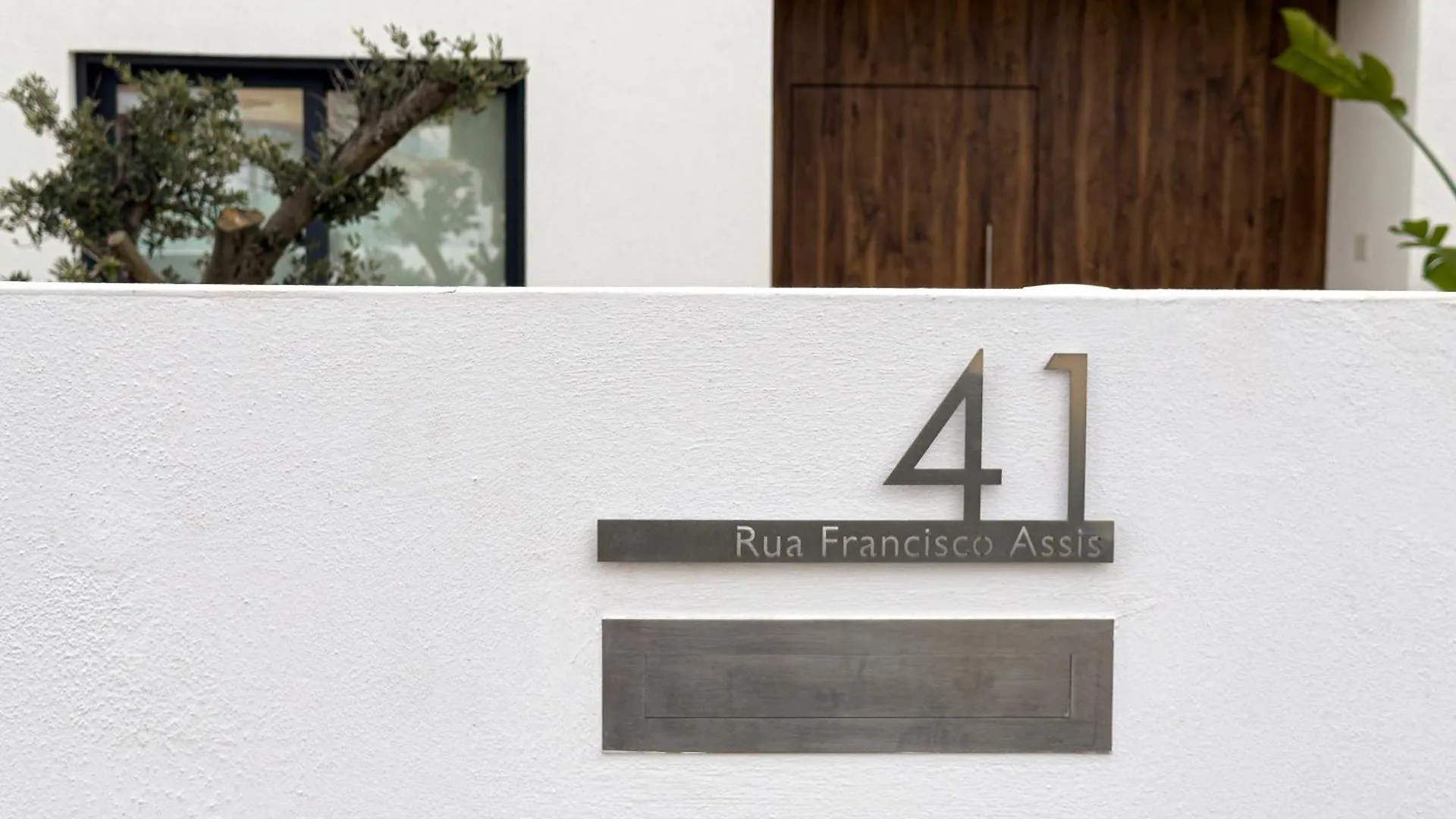 Guest house Villa 41 - Private Studios Faro Airport, Beach And City Center