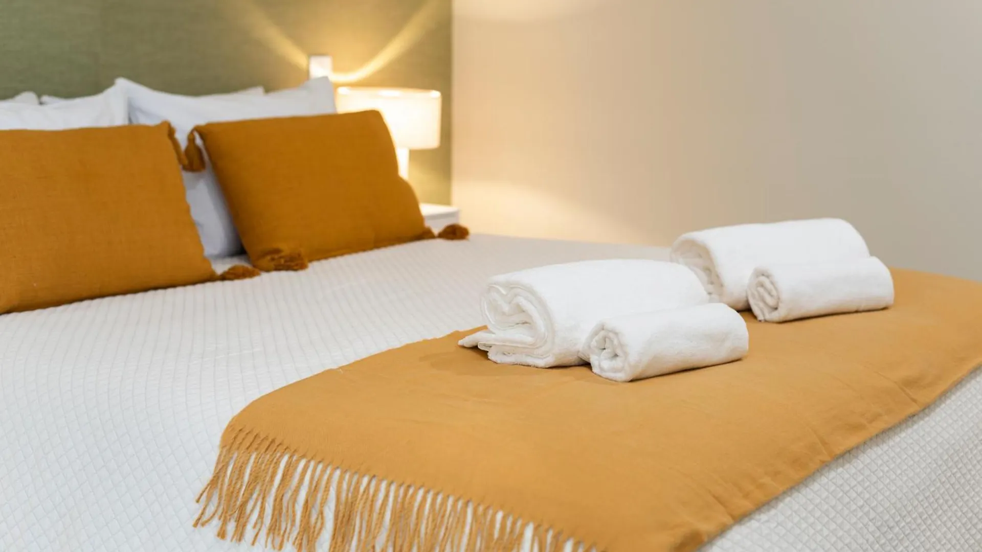 Guest house Villa 41 - Private Studios Faro Airport, Beach And City Center