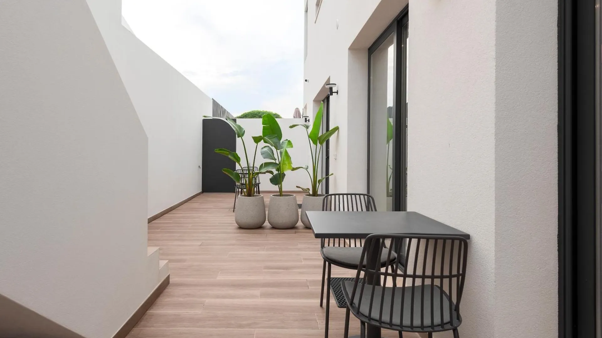 Villa 41 - Private Studios Faro Airport, Beach And City Center 0*,